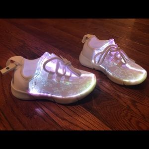 Toddler light up shoes w/USB cord